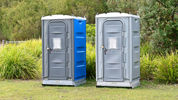Best VIP or Luxury Restroom Trailers  in Smithville Sanders, IN